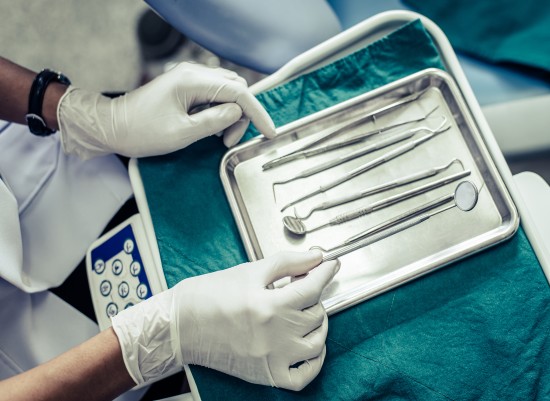 photo dentists choose equipment on the table